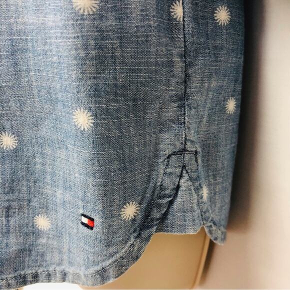 Tommy Hilfiger Chambray Popover Top - Picture 6 of 16